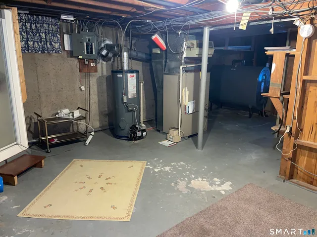 $463,500 | 52 Skylark Drive, North Branford, CT 06472