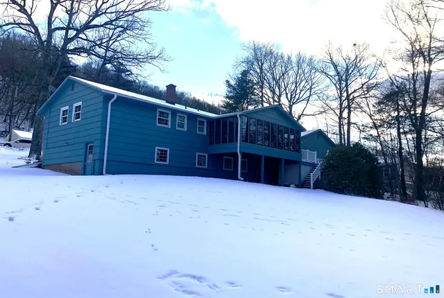 $463,500 | 52 Skylark Drive, North Branford, CT 06472