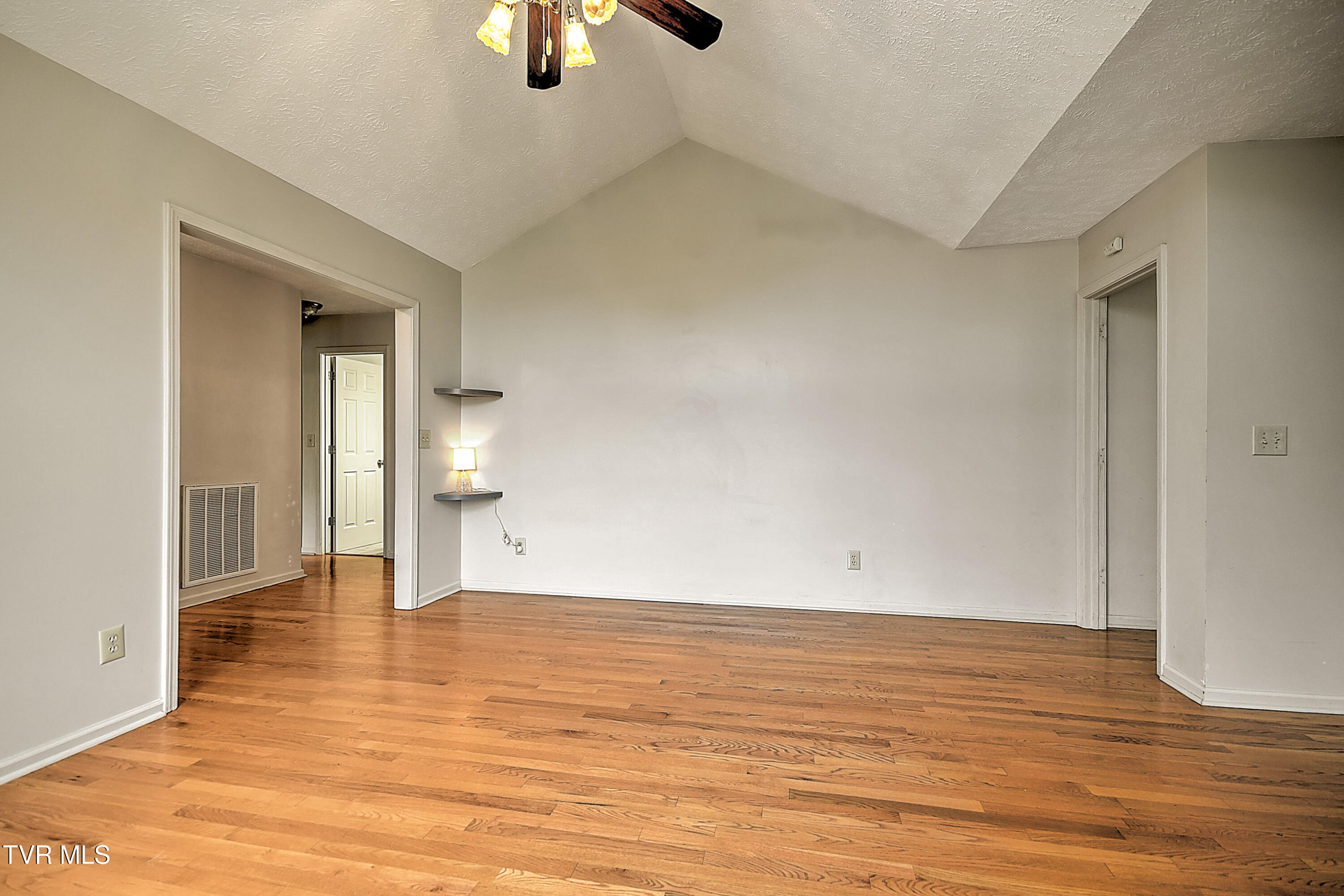 113 Nave Hollow Road Elizabethton, TN 37643 - Photo 8 of 89 5-print-113 Nave CP-4