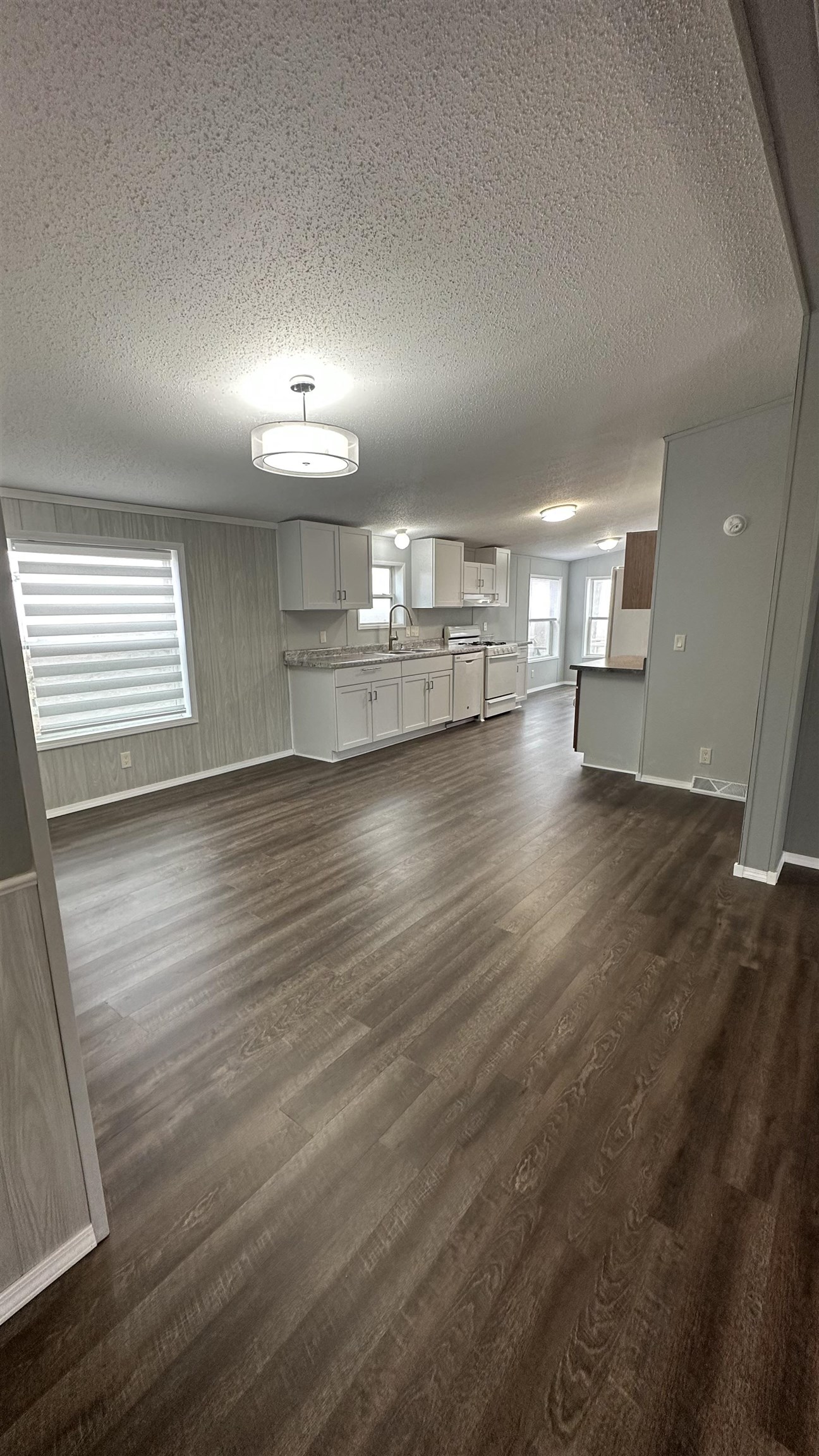 10206 East 39th Street South Wichita, KS 67210 - Photo 8 of 33