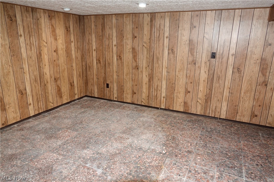 1661 Chelmsford Road Cleveland, OH 44124 - Photo 27 of 27