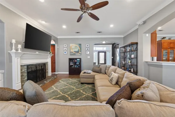 $849,900 | 1211 Cypress Lane, Kingwood, TX 77339