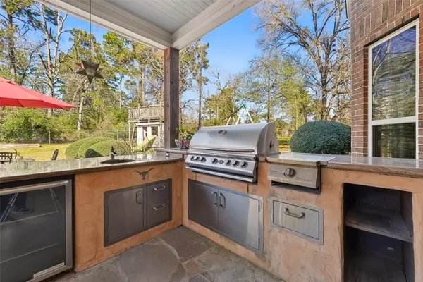 $849,900 | 1211 Cypress Lane, Kingwood, TX 77339