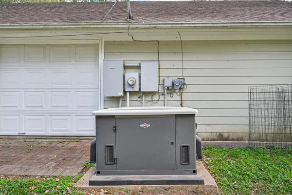 $849,900 | 1211 Cypress Lane, Kingwood, TX 77339