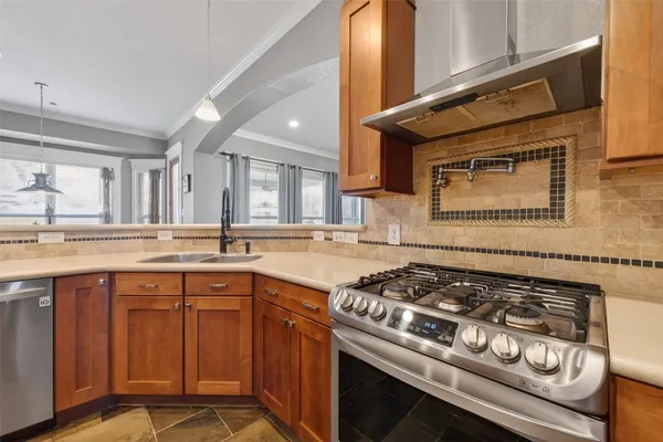 $849,900 | 1211 Cypress Lane, Kingwood, TX 77339