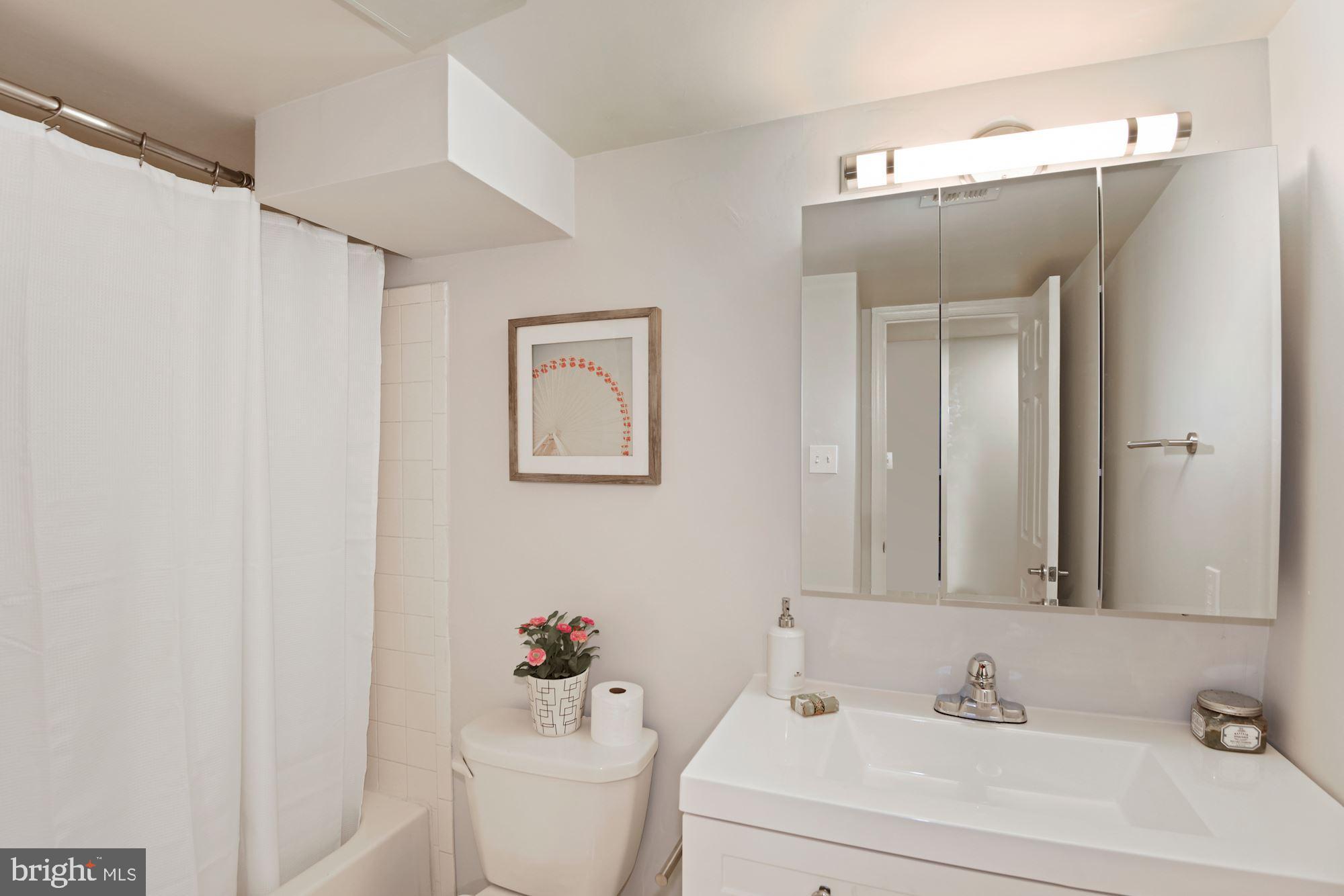 1619 R Street Northwest, Unit LL2 Washington, DC 20009 - Photo 5 of 21