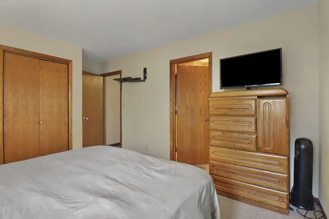 $284,900 | 7738 242nd Avenue, Paddock Lake, WI 53168