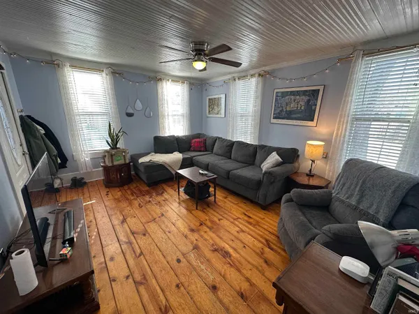$169,900 | 715 West Oak Street, Mitchell, IN 47446