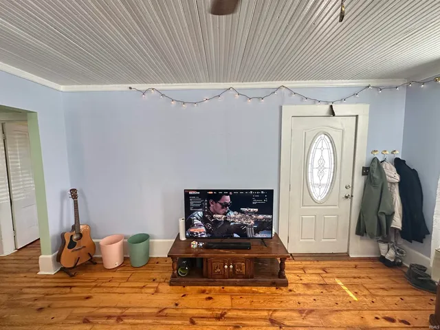 $169,900 | 715 West Oak Street, Mitchell, IN 47446