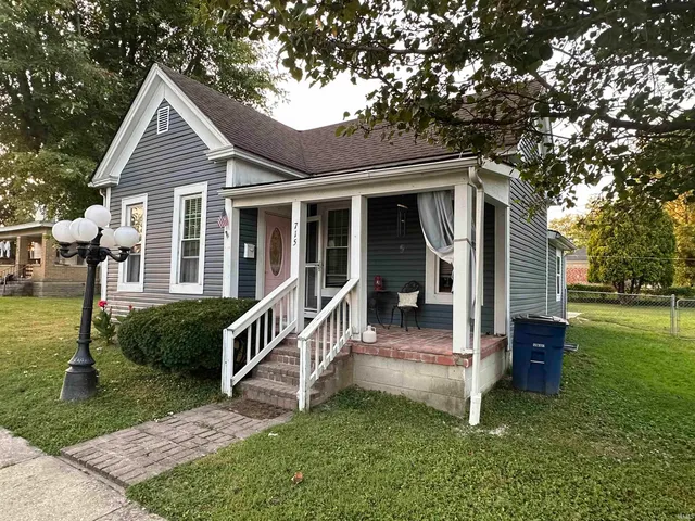 $169,900 | 715 West Oak Street, Mitchell, IN 47446