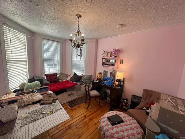 $169,900 | 715 West Oak Street, Mitchell, IN 47446