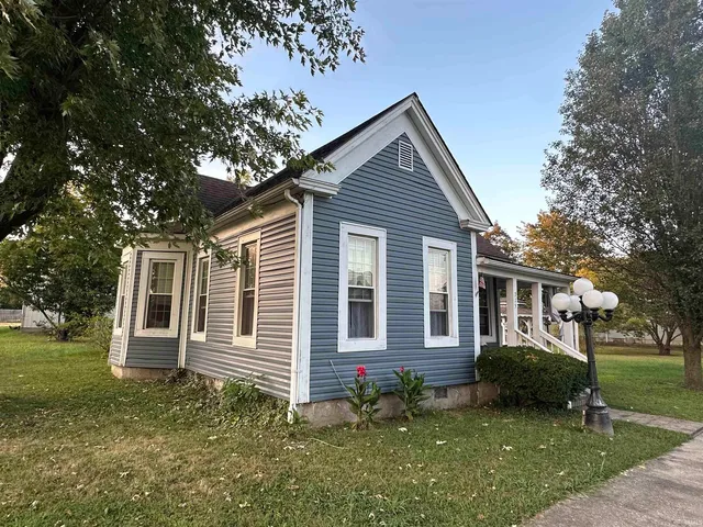 $169,900 | 715 West Oak Street, Mitchell, IN 47446