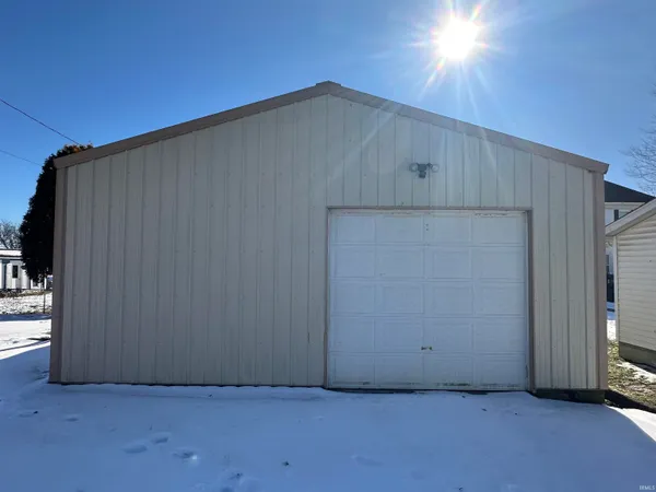 $169,900 | 715 West Oak Street, Mitchell, IN 47446