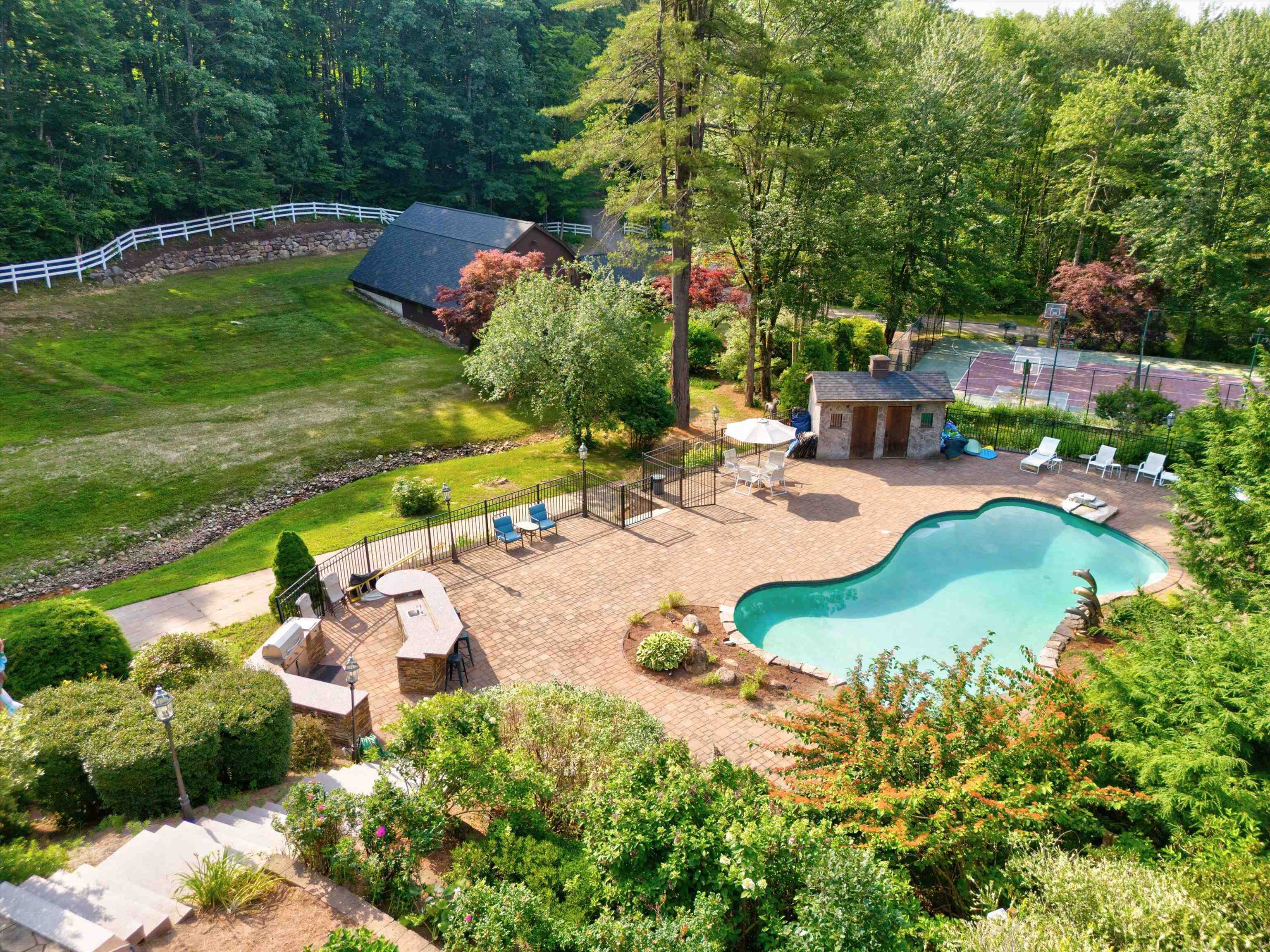 115 Mansion Road Dunbarton, NH 03046 - Photo 3 of 38