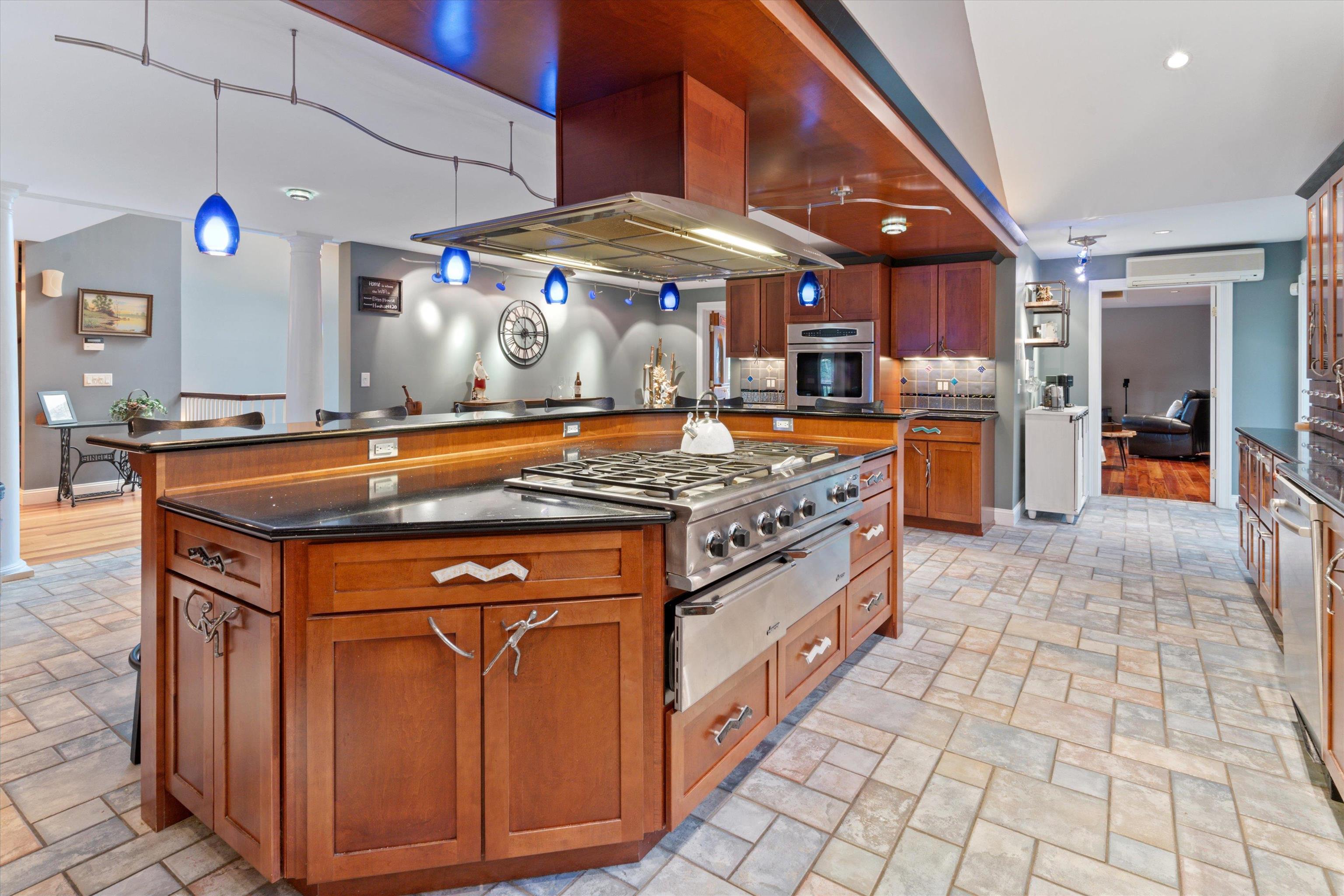 115 Mansion Road Dunbarton, NH 03046 - Photo 9 of 38