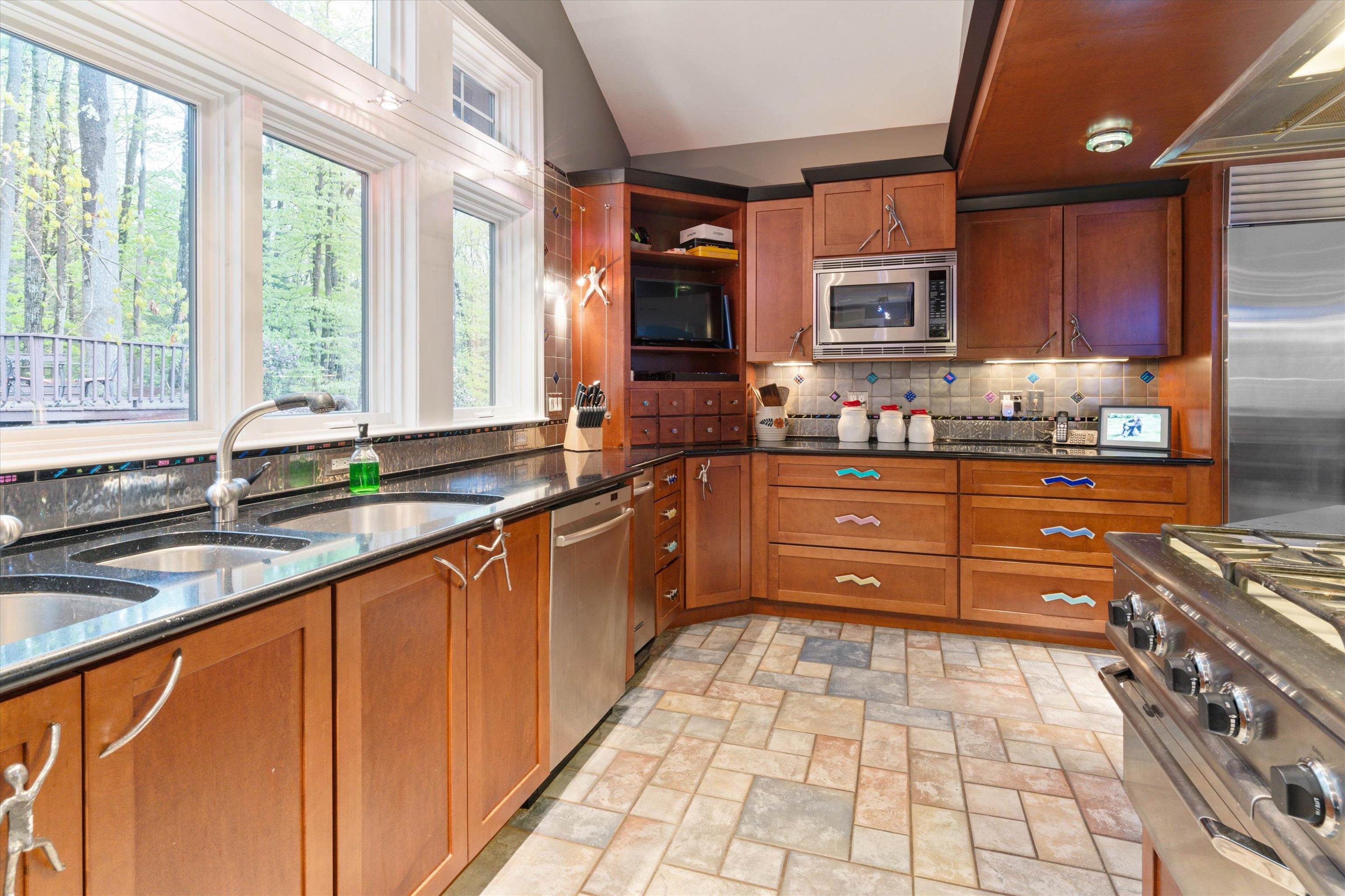 115 Mansion Road Dunbarton, NH 03046 - Photo 10 of 38