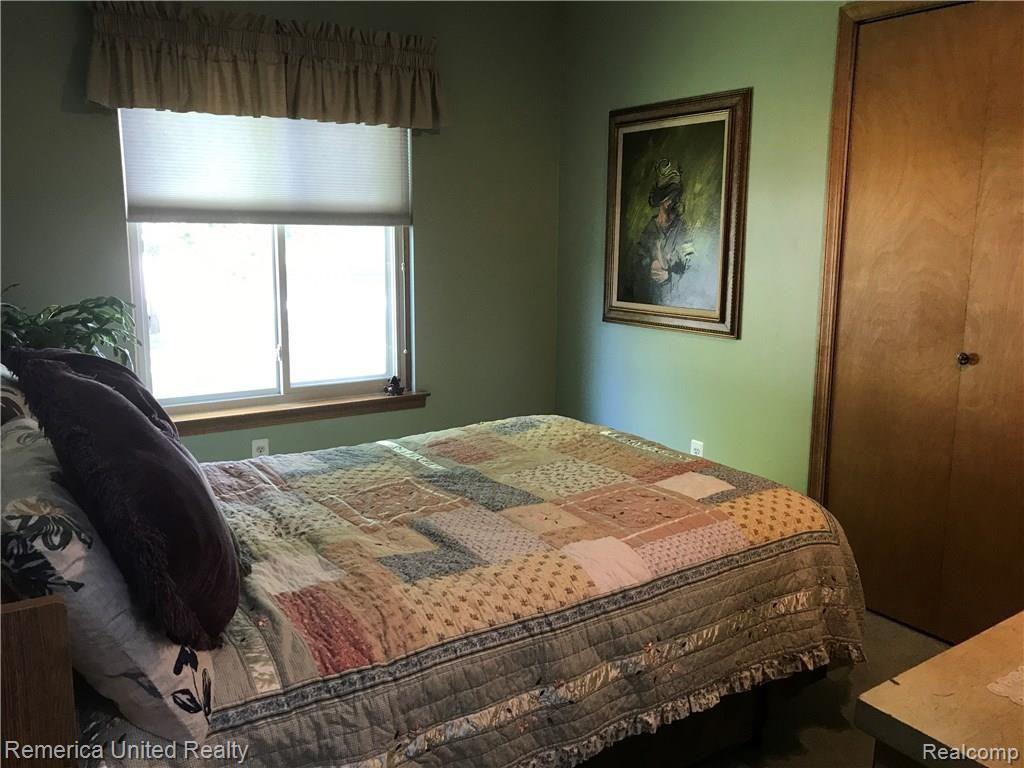 2384 Highfield Road Waterford, MI 48329 - Photo 22 of 30 IMG_1377.JPG