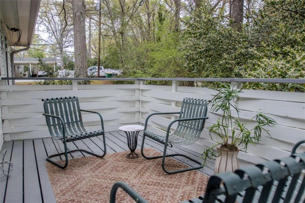 849 Bobbin Mill Road Athens, GA 30606 - Photo 17 of 32 a view of a chairs and table in patio