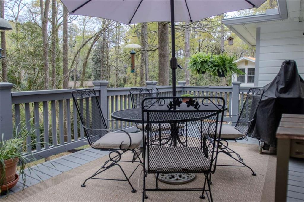 849 Bobbin Mill Road Athens, GA 30606 - Photo 20 of 32 a view of a chairs and table in patio