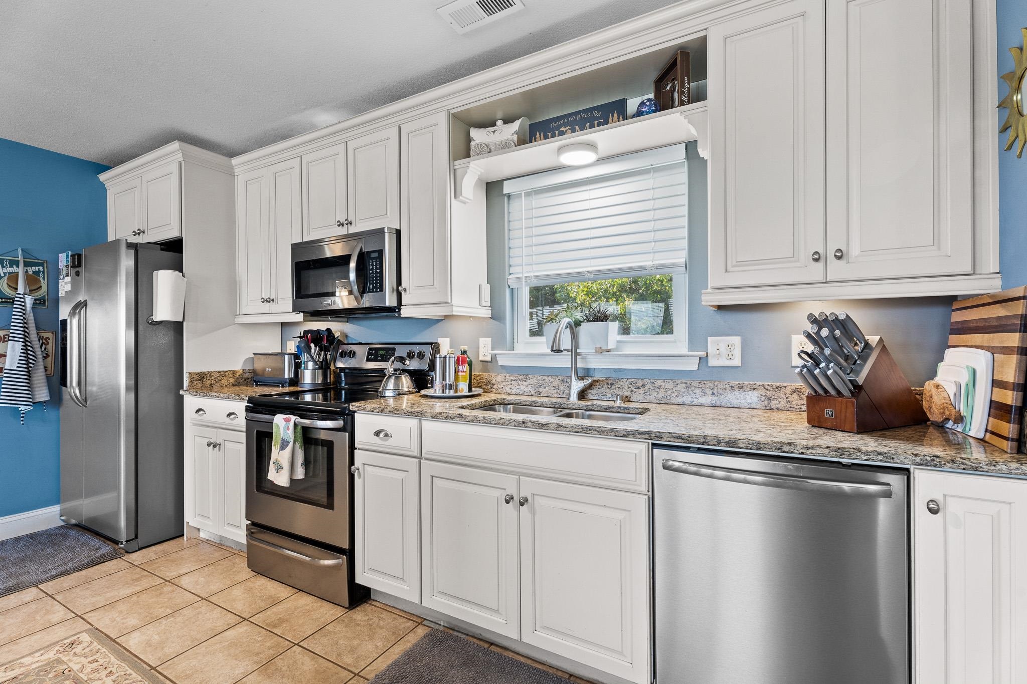 4115 Locust Hill Road Taylors, SC 29687 - Photo 8 of 39 Gallery Image 8