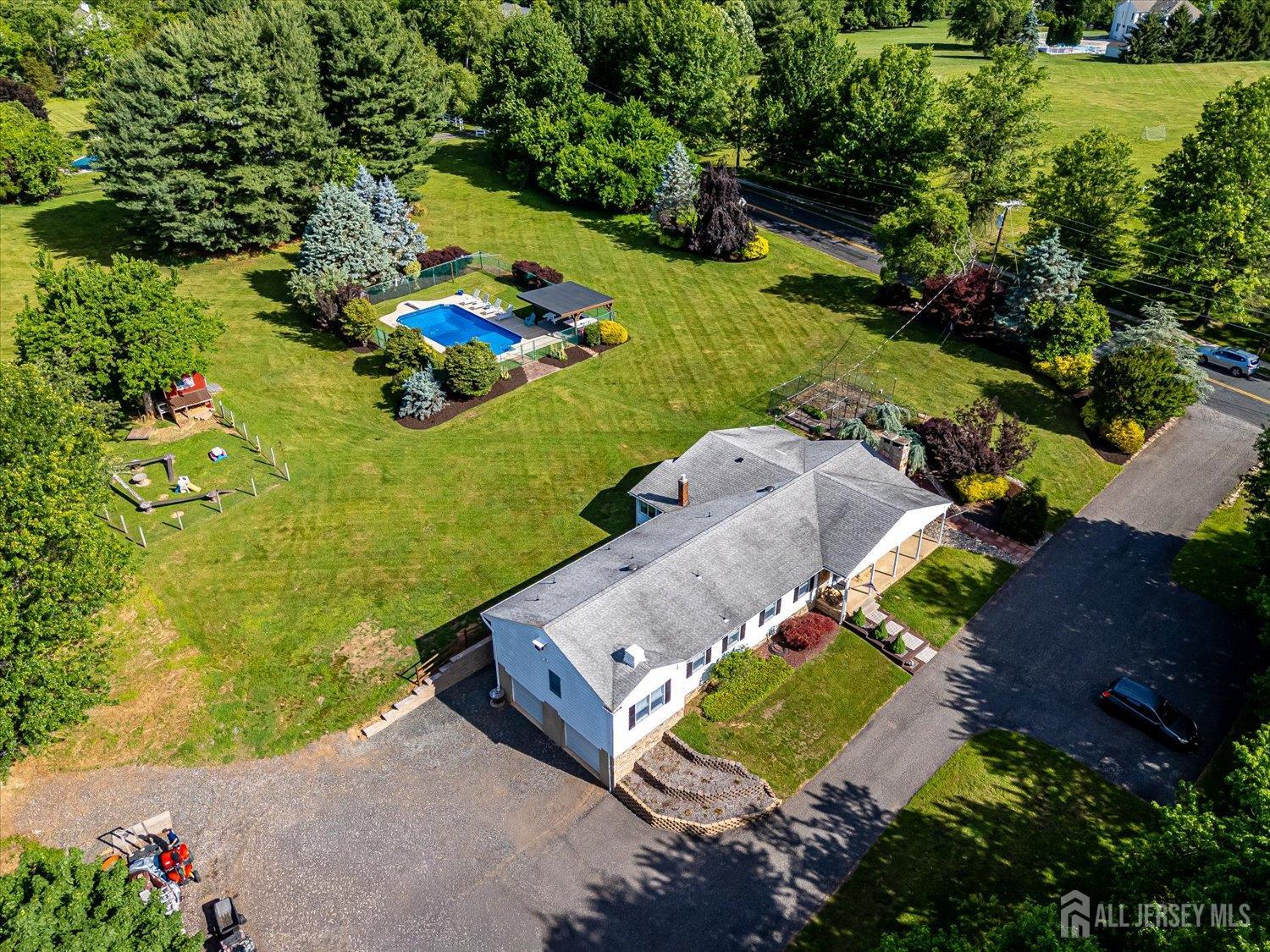 327 Summer Road Neshanic Station, NJ 08853 - Photo 5 of 63