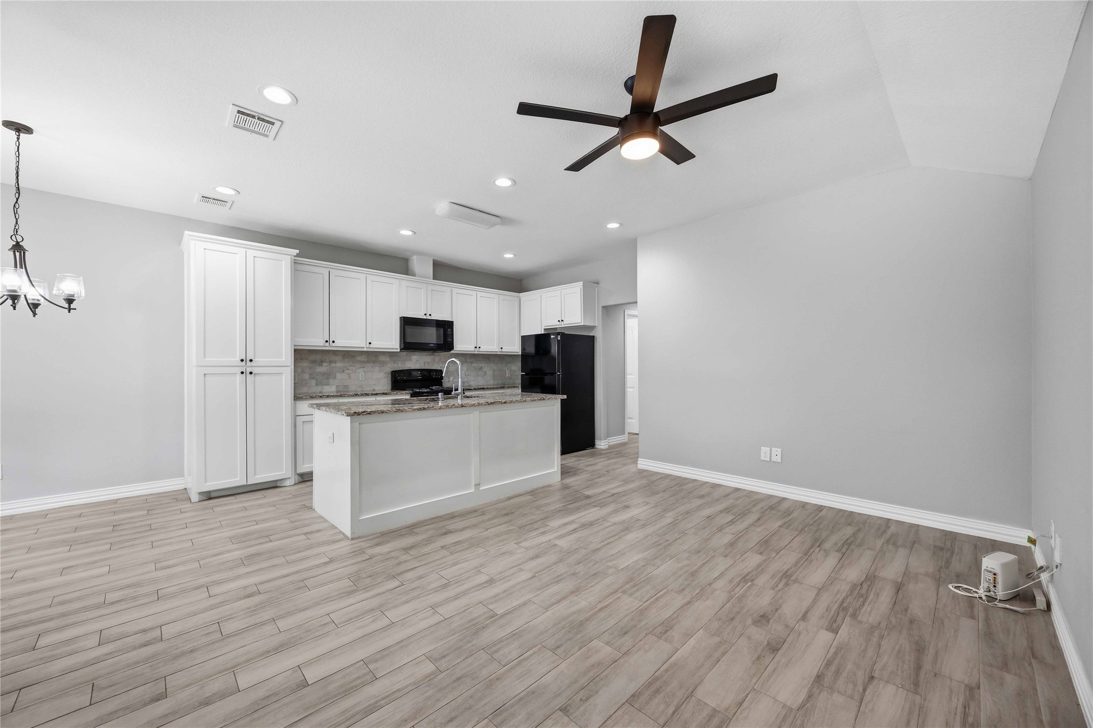 3425 Mt Pleasant Street, Unit B Houston, TX 77021 - Photo 5 of 27