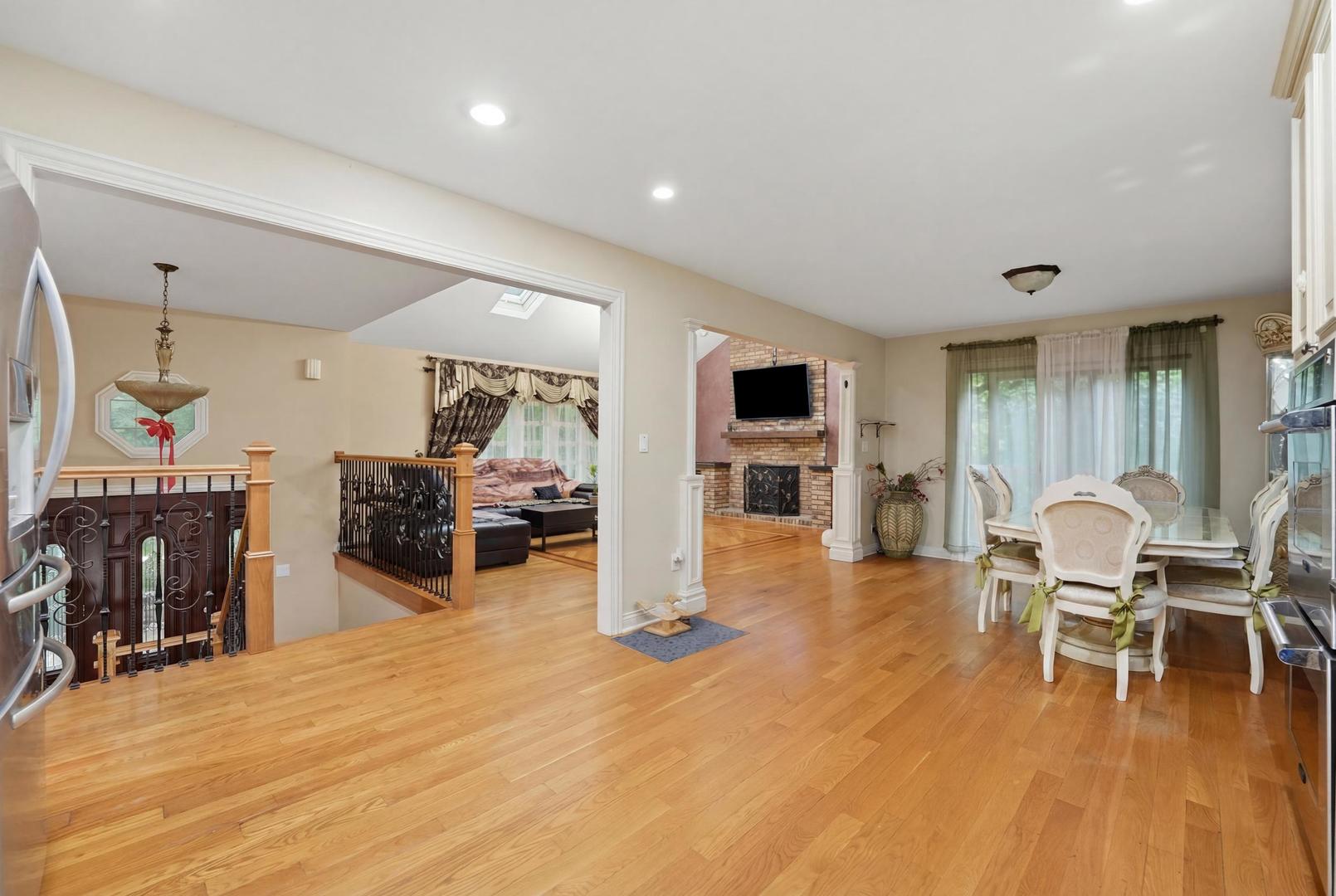 21 Sequoia Road Hawthorn Woods, IL 60047 - Photo 4 of 33