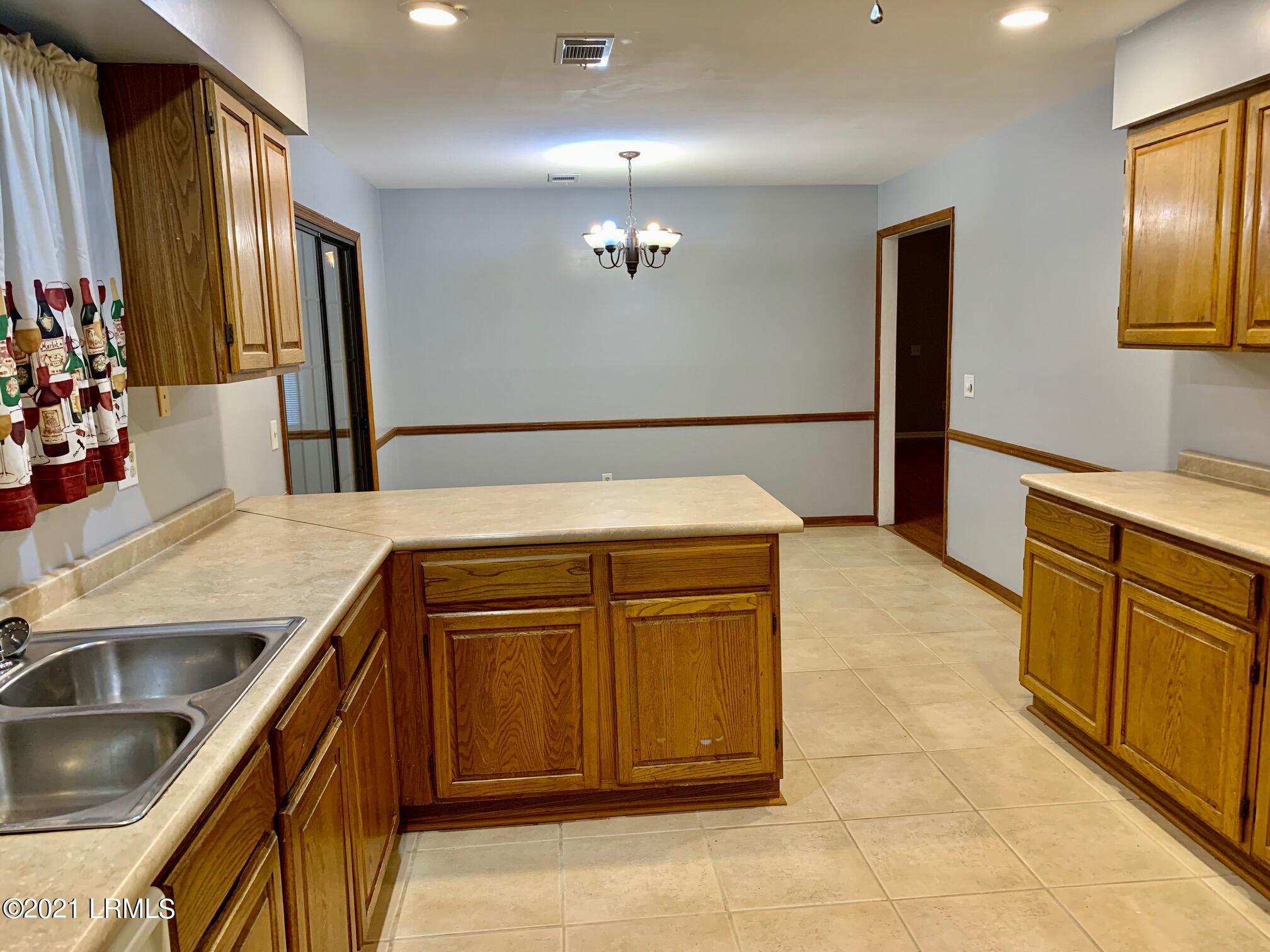 6013 Vaux Road Burton, SC 29906 - Photo 5 of 21 BRB 21