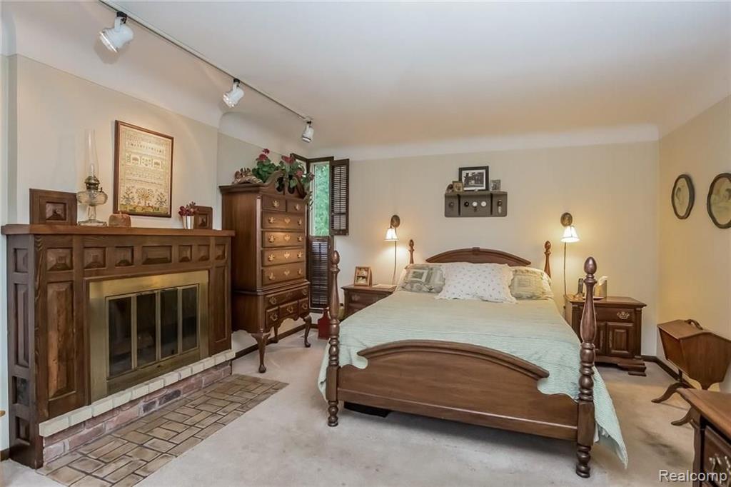 99 Perrydale Street Rochester Hills, MI 48306 - Photo 13 of 40