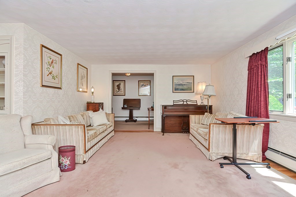 39 Lawrence Lane Lexington, MA 02421 - Photo 5 of 33 Gallery Image 5