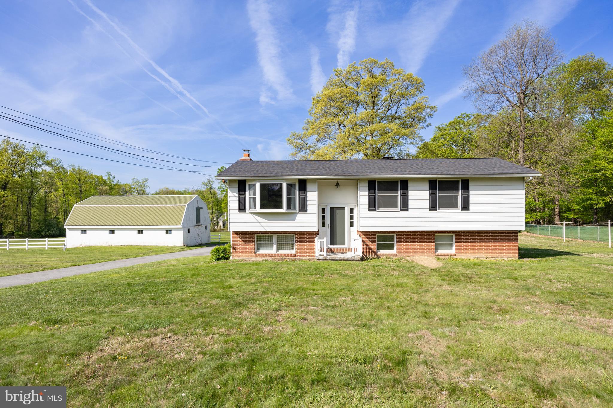 463 Font Road Downingtown, PA 19335 - Photo 1 of 49 House PLUS and Barn!