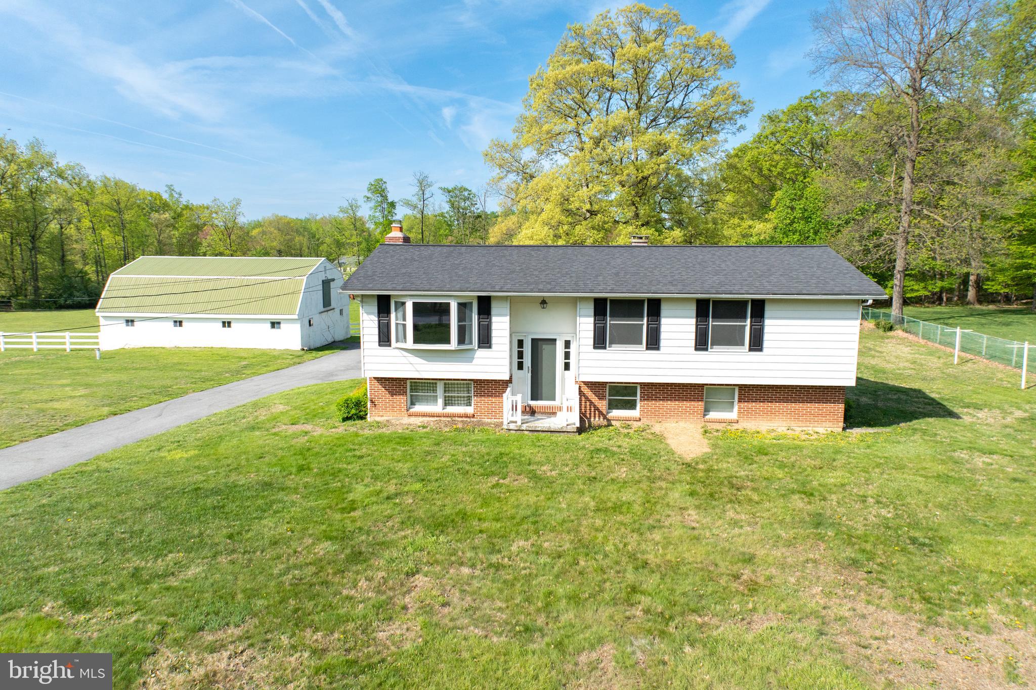 463 Font Road Downingtown, PA 19335 - Photo 3 of 49 Gallery Image 3
