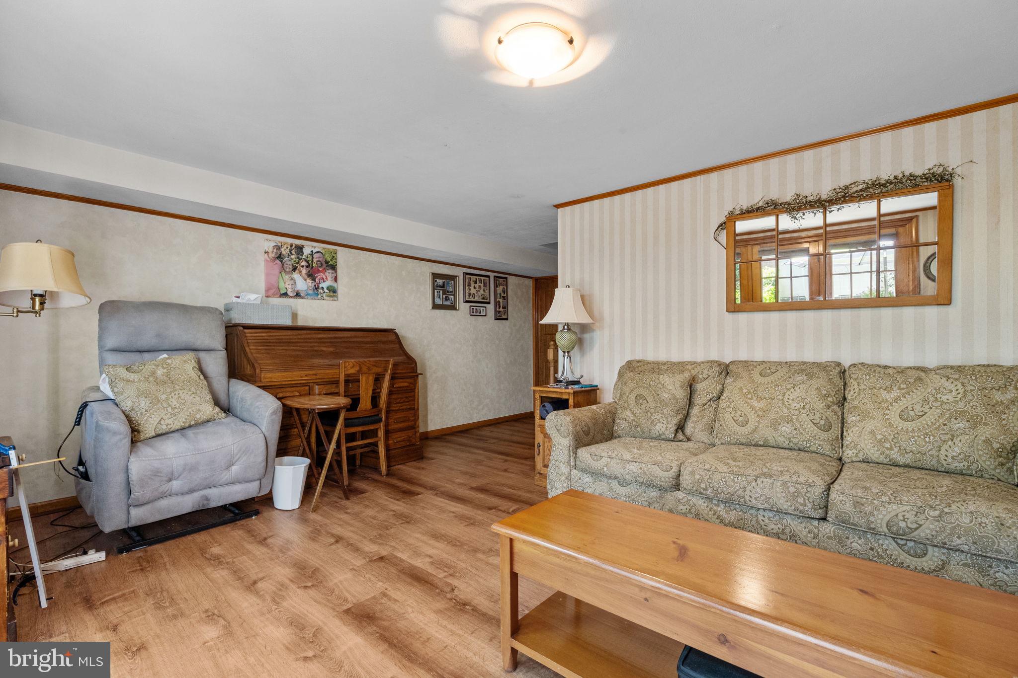 219 Nauldo Road Philadelphia, PA 19154 - Photo 23 of 32 Family Room