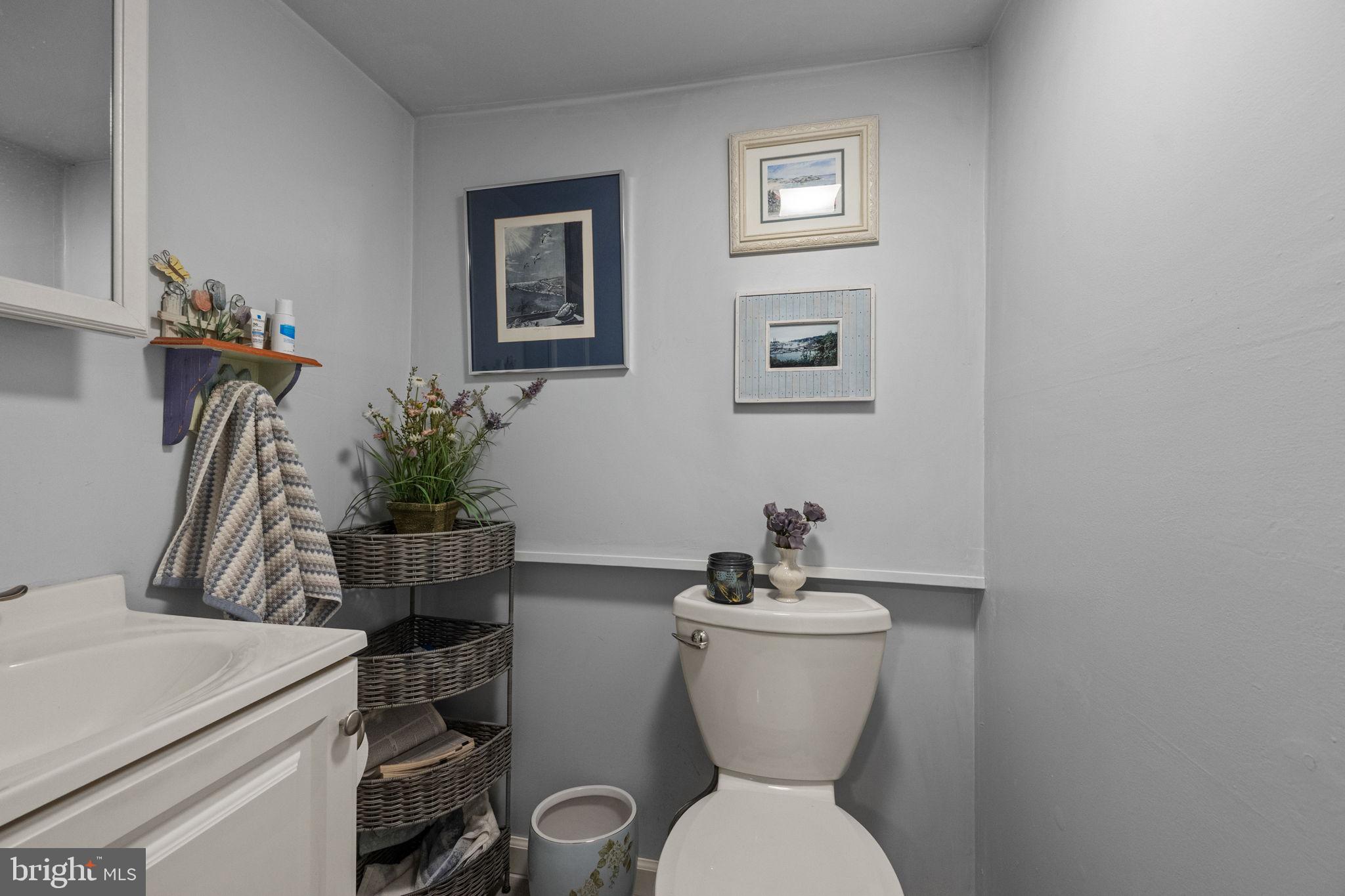 219 Nauldo Road Philadelphia, PA 19154 - Photo 25 of 32 Half bath on lower level