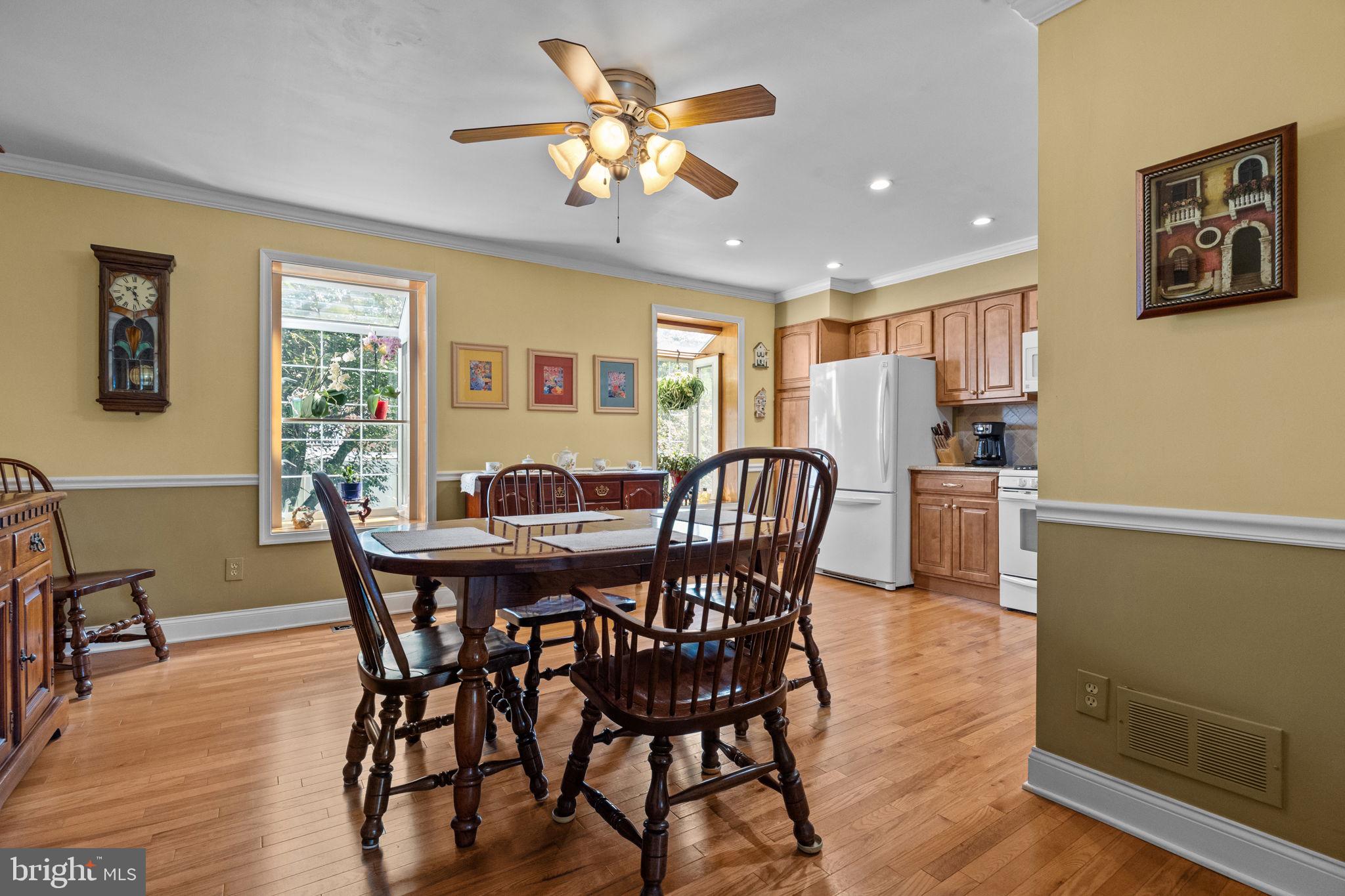 219 Nauldo Road Philadelphia, PA 19154 - Photo 8 of 32 Dining Area