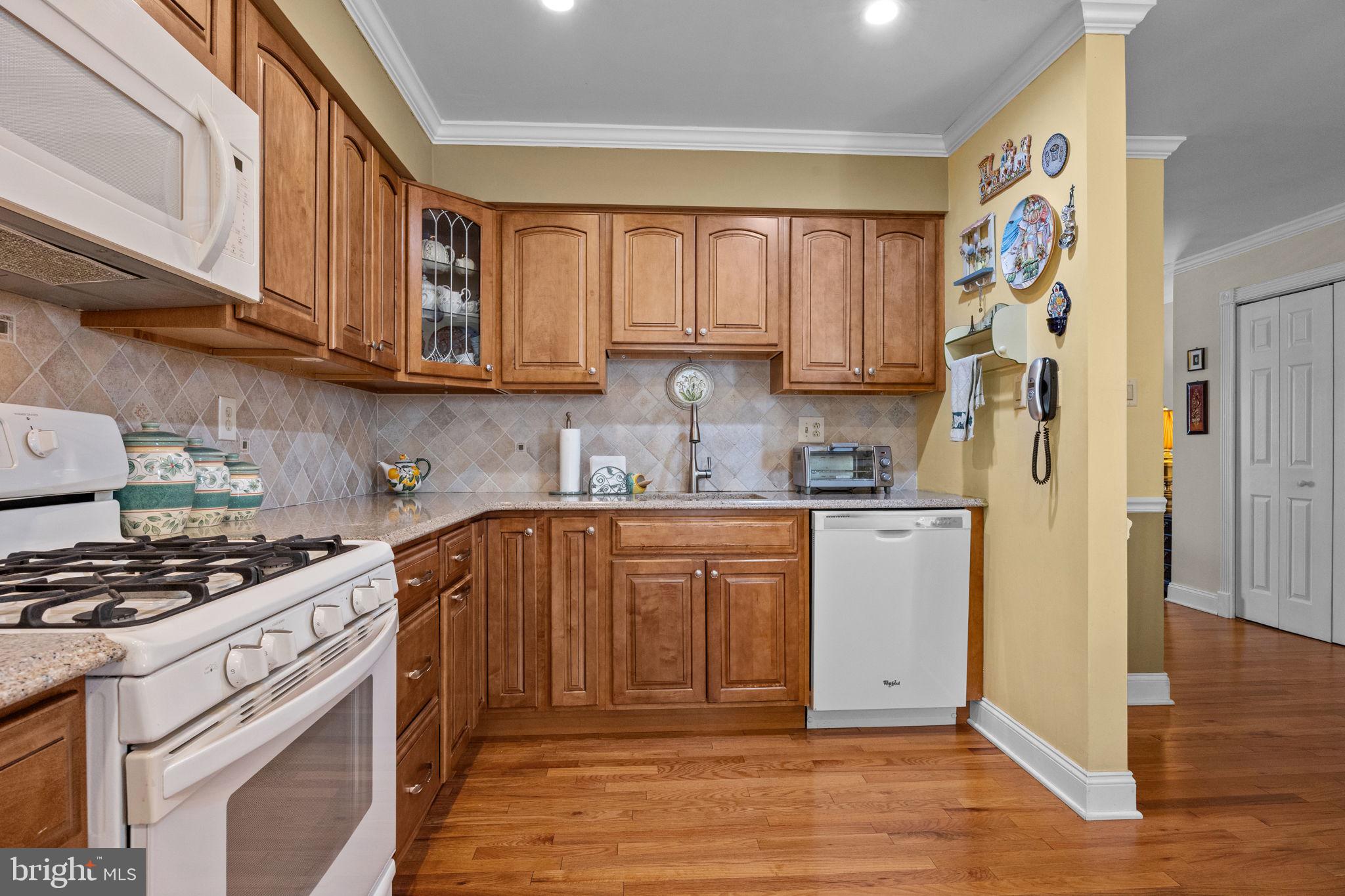 219 Nauldo Road Philadelphia, PA 19154 - Photo 10 of 32