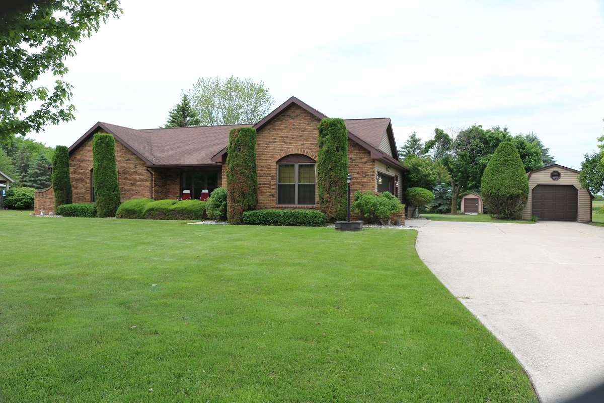 455 North Luce Road Alma, MI 48801 - Photo 7 of 52 1875472-6.JPG