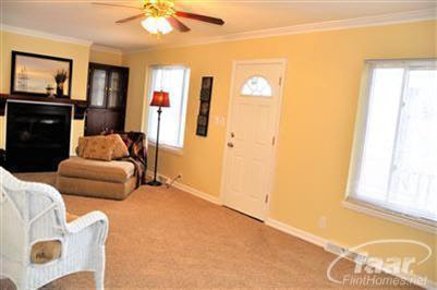 4025 North Vassar Road Flint, MI 48506 - Photo 7 of 18 20201443-6.JPG
