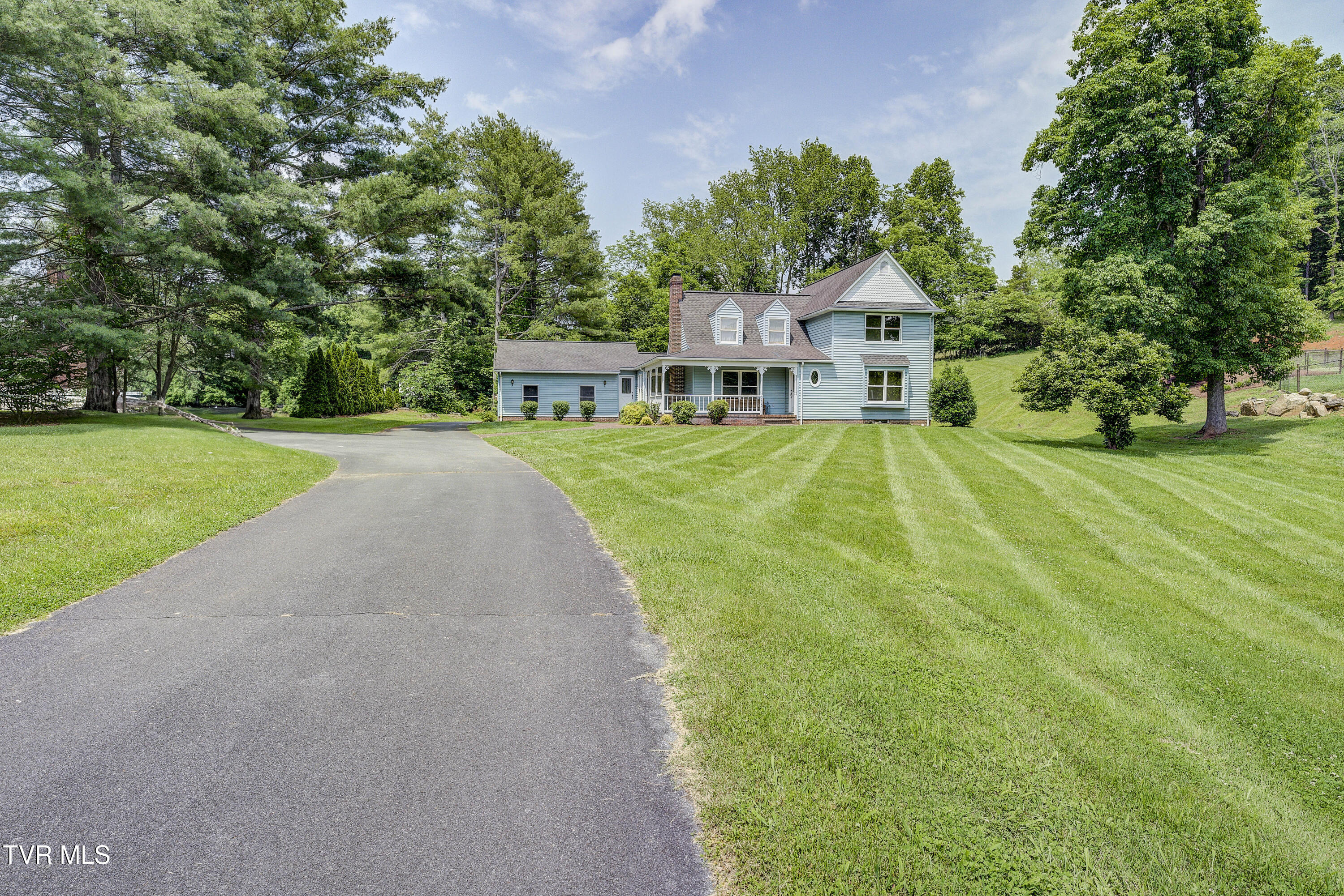 715 Powder Branch Road Elizabethton, TN 37643 - Photo 2 of 49 Powderb-46