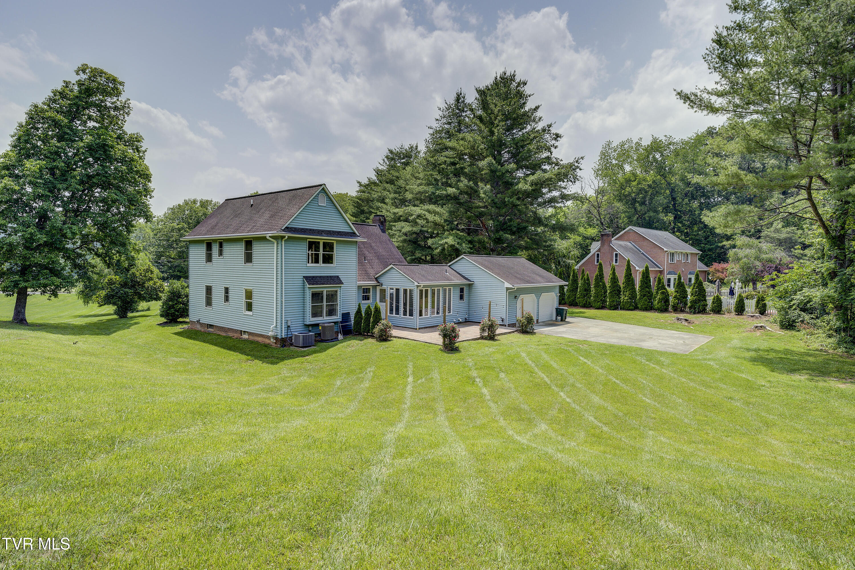 715 Powder Branch Road Elizabethton, TN 37643 - Photo 7 of 49 Powderb-38