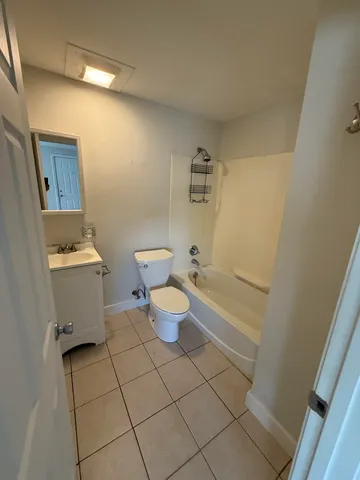 $1,650 | 1 Bragg Avenue, Unit A, Hampton, NH 03842