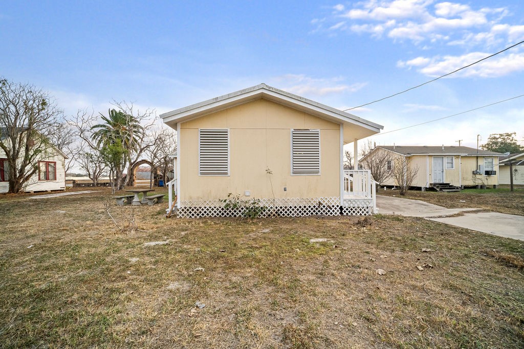 413 East Fulton Street Sinton, TX 78387 - Photo 21 of 27