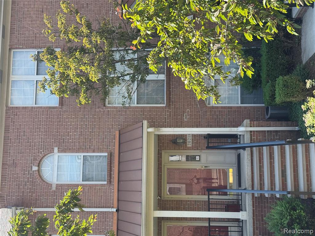 20218 Rodeo Court Southfield, MI 48075 - Photo 2 of 32 Gallery Image 2