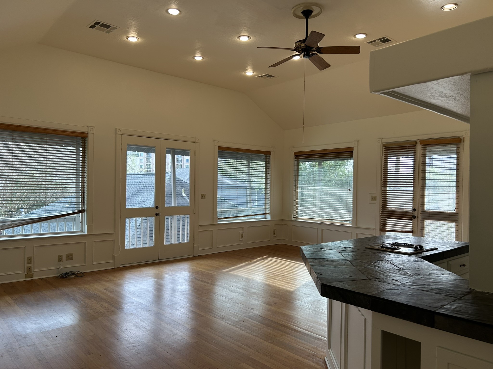 6016 Center Street, Unit A Houston, TX 77007 - Photo 4 of 15