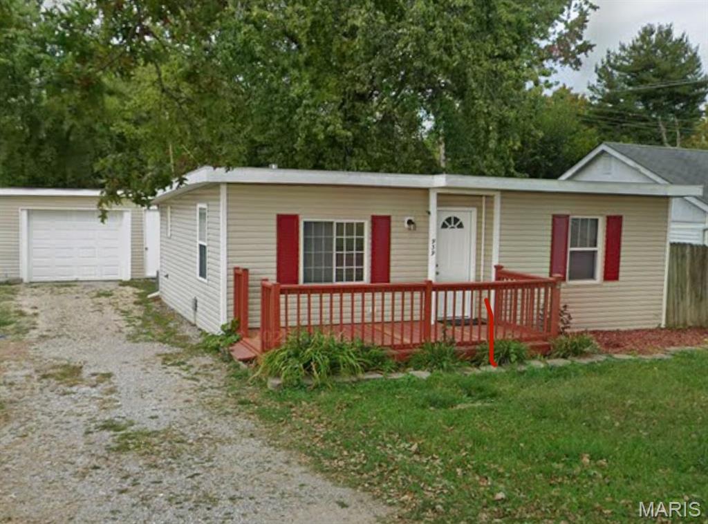 939 Green Mt Lane Belleville, IL 62220 - Photo 1 of 17