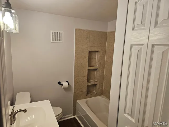 $96,000 | 939 Green Mt Lane, Belleville, IL 62220