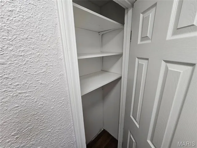 $96,000 | 939 Green Mt Lane, Belleville, IL 62220