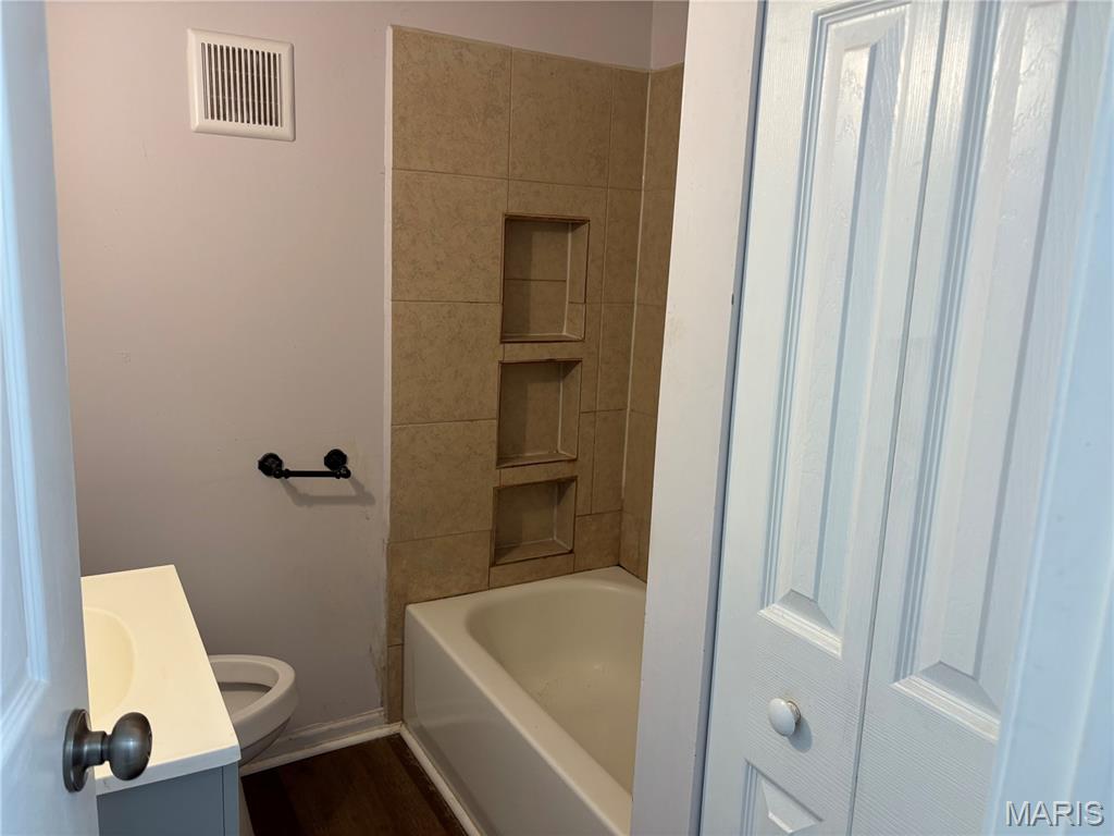 939 Green Mt Lane Belleville, IL 62220 - Photo 9 of 17