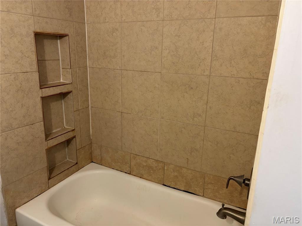 939 Green Mt Lane Belleville, IL 62220 - Photo 10 of 17