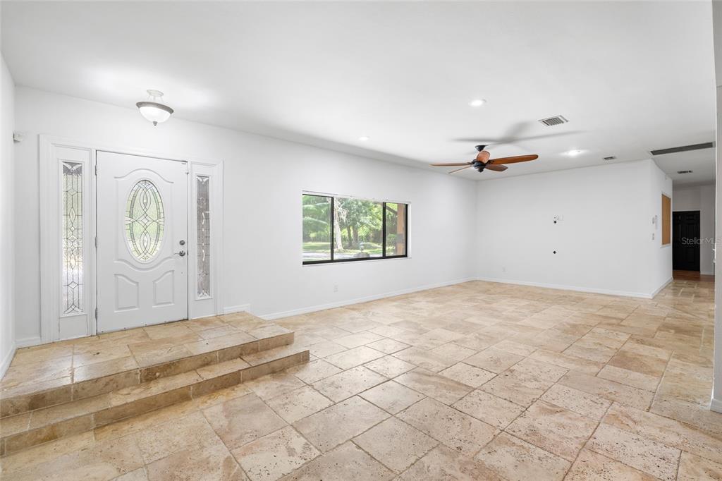 181 North Smokey Mountain Road Seffner, FL 33584 - Photo 11 of 61